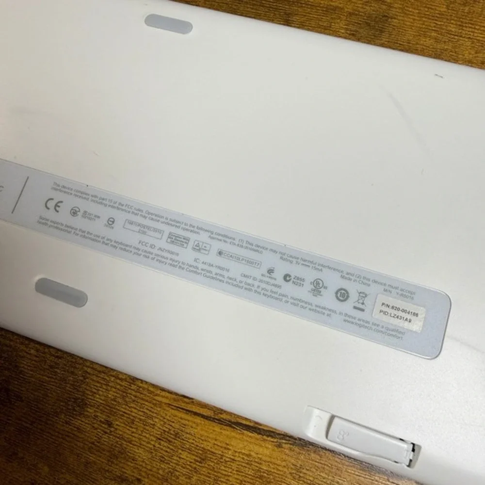 Logitech K750 920-003472 Silver/White‎ Solar Wireless Keyboard for Mac OS OS X